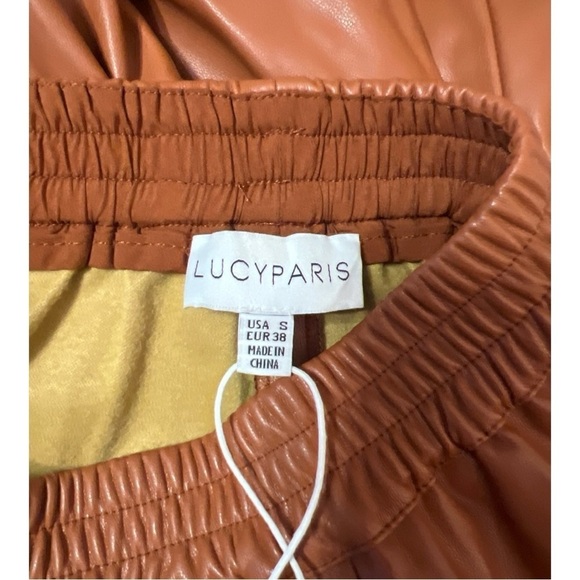 Lucy Paris Faux Leather Pull On Ankle Pant NWT Size Small D1 - Picture 3 of 4